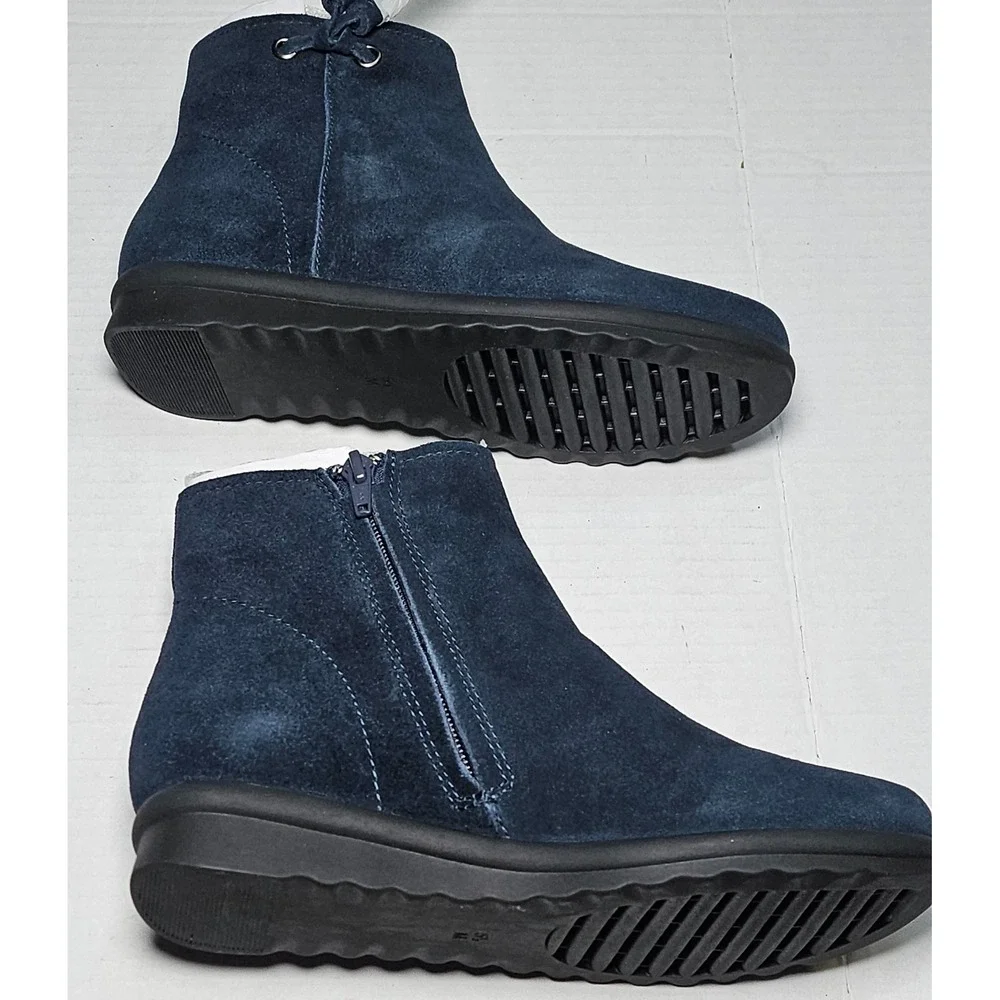 Vaneli Sport Dommie Navy Suede Ankle Boots Side Zip Wedge‎ Booties Womens 5M